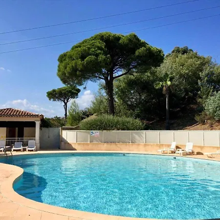 Coup De Cœur Elégant T2 Classé 3 Etoiles Avec Piscine Proche Et Sainte-Maxime
