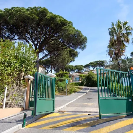 Coup De Cœur Elégant T2 Classé 3 Etoiles Avec Piscine Proche Et Sainte-Maxime