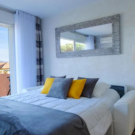 Coup De Cœur Elégant T2 Classé 3 Etoiles Avec Piscine Proche Et Apartamento